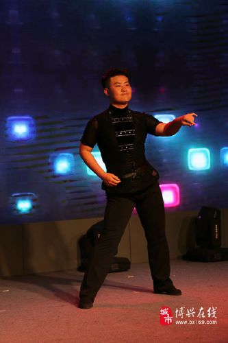 雅藝舞蹈培訓(xùn)中心舉辦的雅藝舞蹈教師技能展示暨教學(xué)成果展在此處隆重